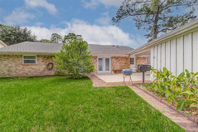10062 Haddington Drive, Houston, TX 77080