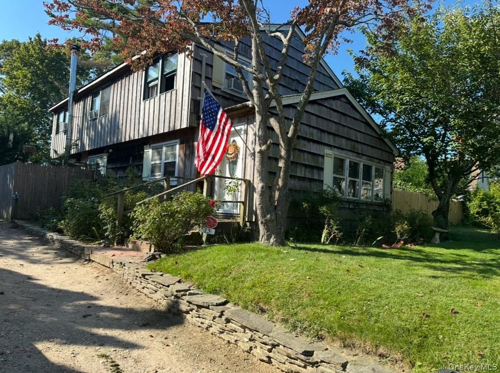 13 OCEAN Avenue, Hampton Bays, NY 11946