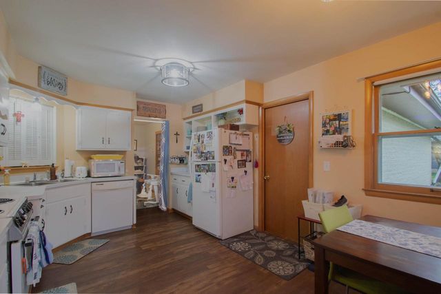 2 Riverdale CIRCLE, Watertown, WI 53094