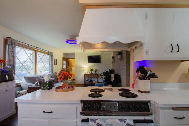 2 Riverdale CIRCLE, Watertown, WI 53094