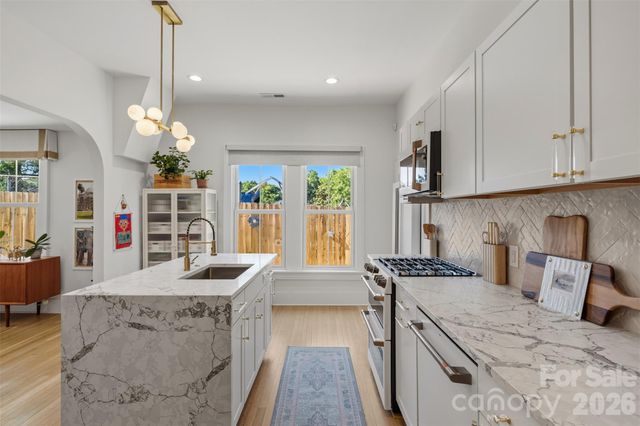 1816 Umstead Street, Charlotte, NC 28205