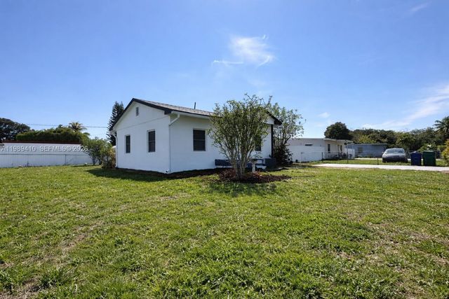 2450 NW 157th St Rd, Miami Gardens, FL 33054