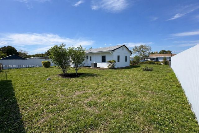 2450 NW 157th St Rd, Miami Gardens, FL 33054