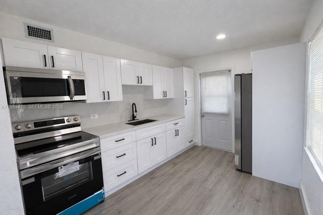 2450 NW 157th St Rd, Miami Gardens, FL 33054