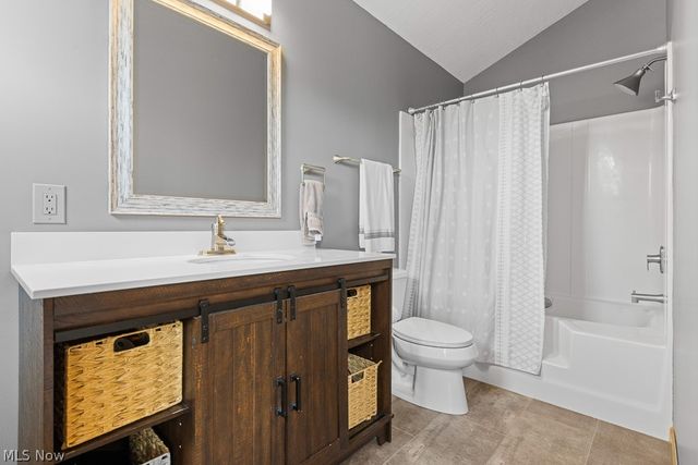 1021 Ledgestone Drive, Wadsworth, OH 44281