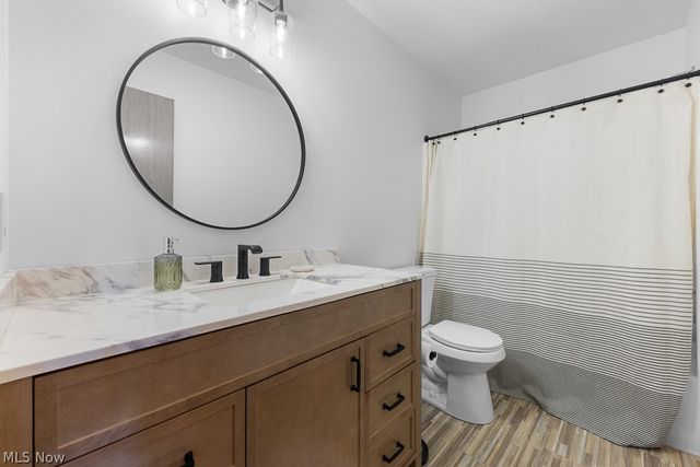 1021 Ledgestone Drive, Wadsworth, OH 44281