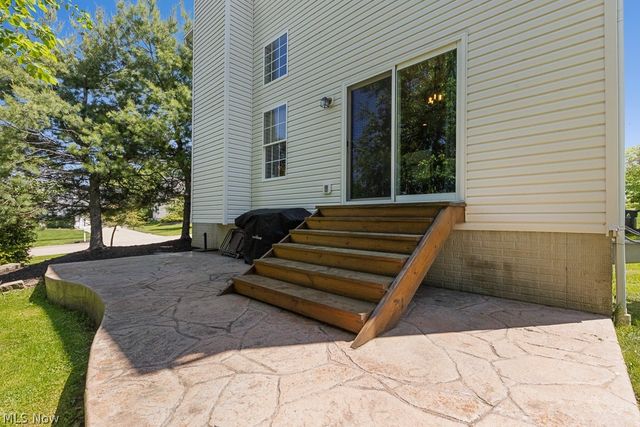 1021 Ledgestone Drive, Wadsworth, OH 44281
