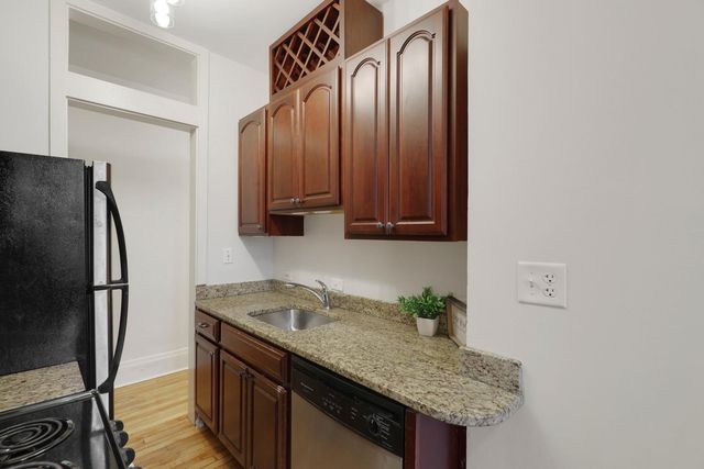 220 Marshall Avenue 3, Saint Paul, MN 55102