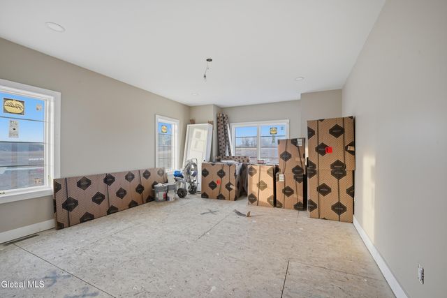 17 Schermerhorn Road, Cohoes, NY 12047