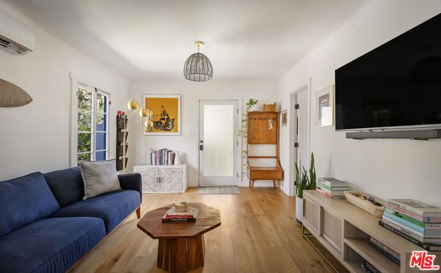 1375 Sutherland Street, Los Angeles, CA 90026