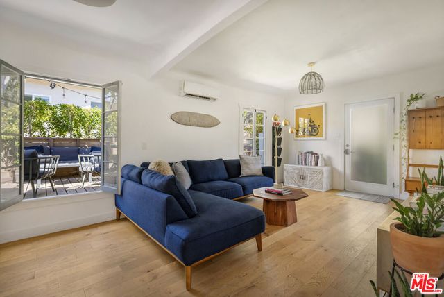 1375 Sutherland Street, Los Angeles, CA 90026