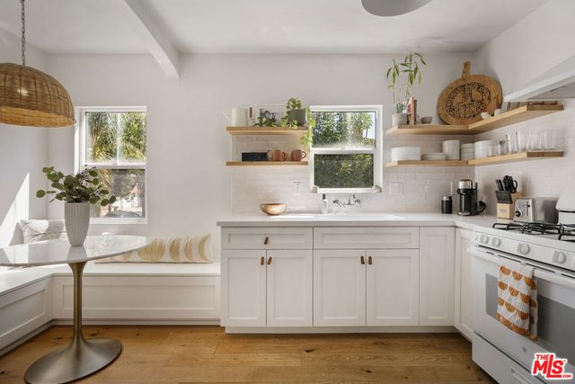 1375 Sutherland Street, Los Angeles, CA 90026