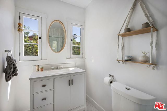 1375 Sutherland Street, Los Angeles, CA 90026
