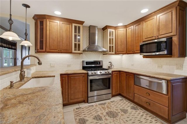 112 Larkin RN, Yorktown, VA 23692