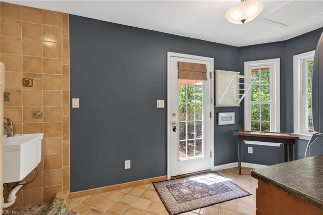 112 Larkin RN, Yorktown, VA 23692