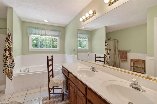 112 Larkin RN, Yorktown, VA 23692