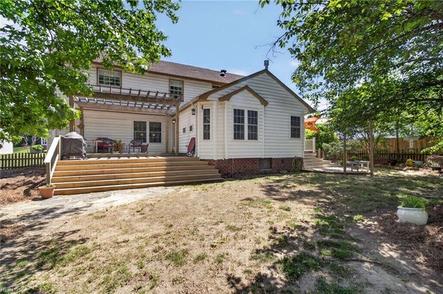 112 Larkin RN, Yorktown, VA 23692