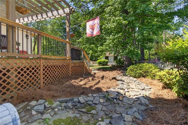 112 Larkin RN, Yorktown, VA 23692