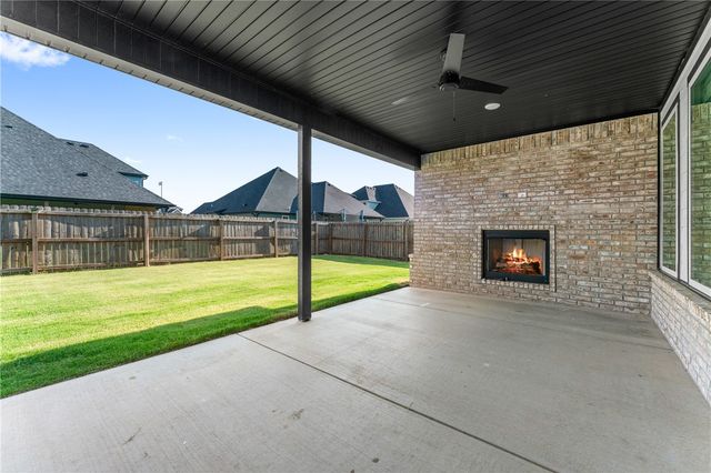 1211 Silver Maple Street, Centerton, AR 72719