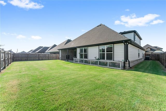 1211 Silver Maple Street, Centerton, AR 72719