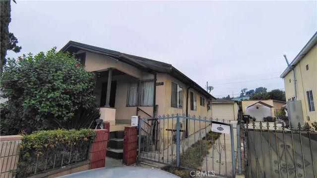 4225 Folsom, East Los Angeles, CA 90063