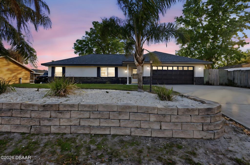 929 Fort Smith Boulevard, Deltona, FL 32738