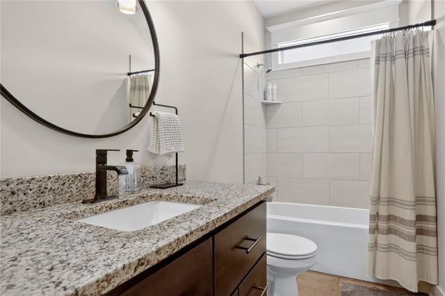 1809 NW Madi Court, Grain Valley, MO 64029