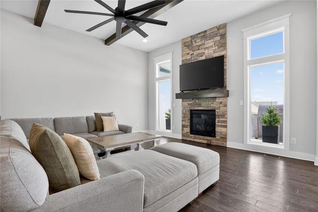 1809 NW Madi Court, Grain Valley, MO 64029