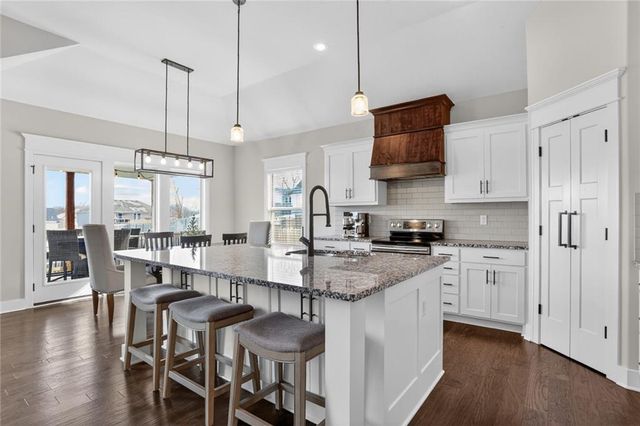 1809 NW Madi Court, Grain Valley, MO 64029