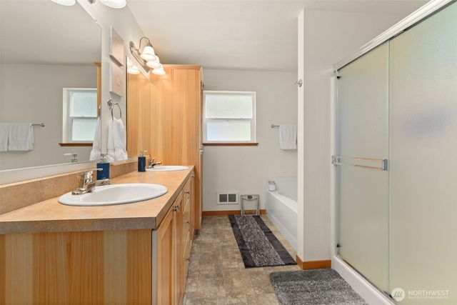 236 Chilvers Road, Chehalis, WA 98532