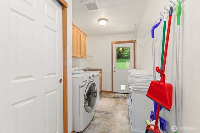 236 Chilvers Road, Chehalis, WA 98532