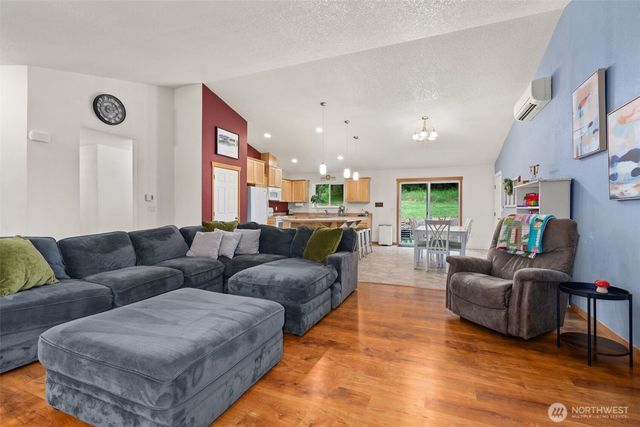 236 Chilvers Road, Chehalis, WA 98532