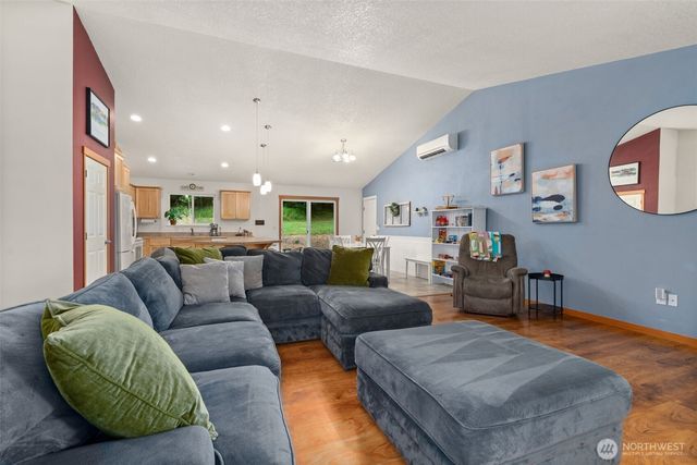 236 Chilvers Road, Chehalis, WA 98532