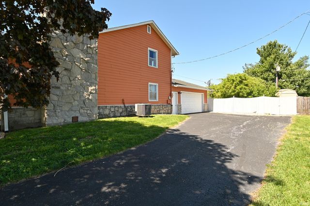 60 Circle Drive, Monrovia, IN 46157