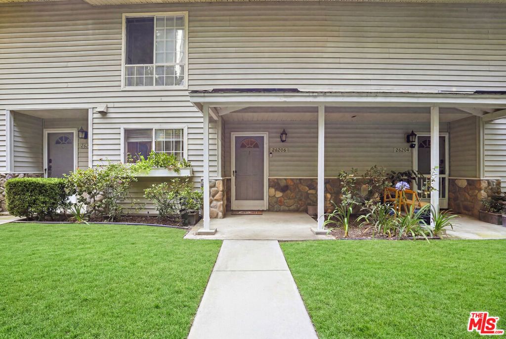 26206 Alizia Canyon Drive, Calabasas, CA 91302 — photo 2