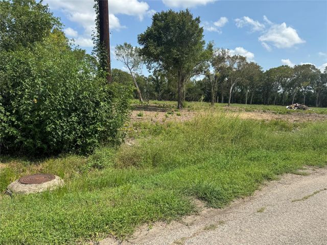 603 Howell Street, Arcola, TX 77583