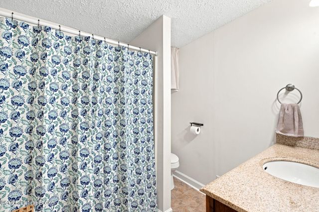 6701 W Orell Rd, Louisville, KY 40272