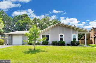 422 AVONDALE DR, Sterling, VA 20164