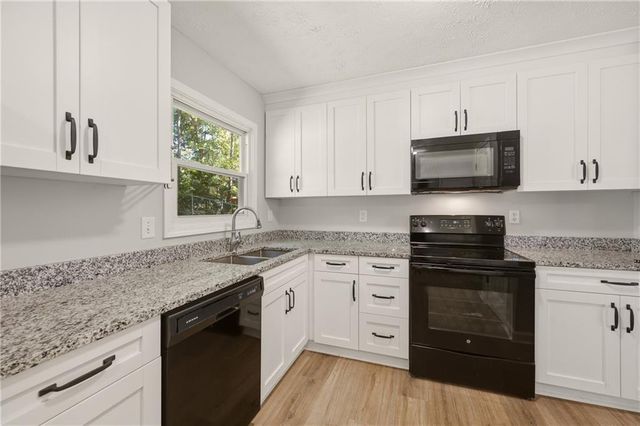 490 Valley Creek Road SW, Mableton, GA 30126