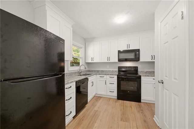 490 Valley Creek Road SW, Mableton, GA 30126
