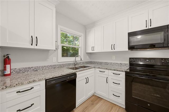 490 Valley Creek Road SW, Mableton, GA 30126