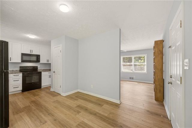 490 Valley Creek Road SW, Mableton, GA 30126
