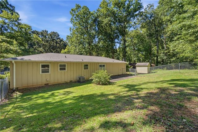 490 Valley Creek Road SW, Mableton, GA 30126