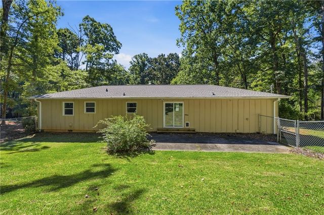 490 Valley Creek Road SW, Mableton, GA 30126