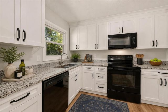 490 Valley Creek Road SW, Mableton, GA 30126
