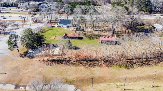 490 Valley Creek Road SW, Mableton, GA 30126