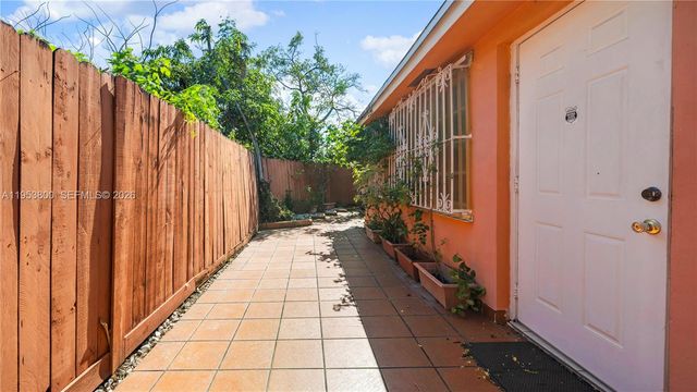 2615 SW 32nd Ave, Miami, FL 33133