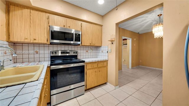 2615 SW 32nd Ave, Miami, FL 33133