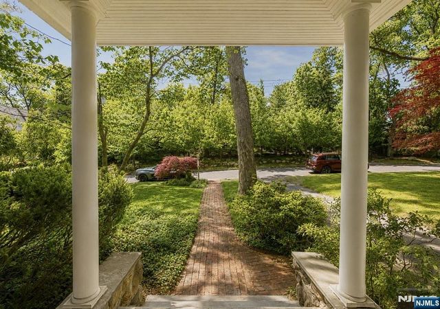 84 Valley View Avenue, Ridgewood, NJ 07450