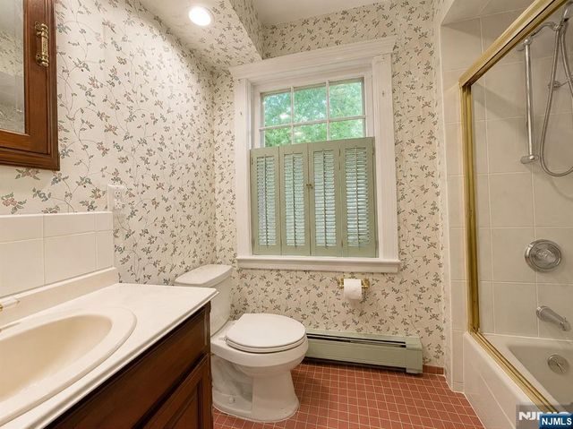 84 Valley View Avenue, Ridgewood, NJ 07450